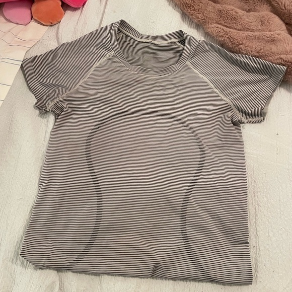 lululemon swiftly tech short sleeve size 6 - Picture 1 of 4